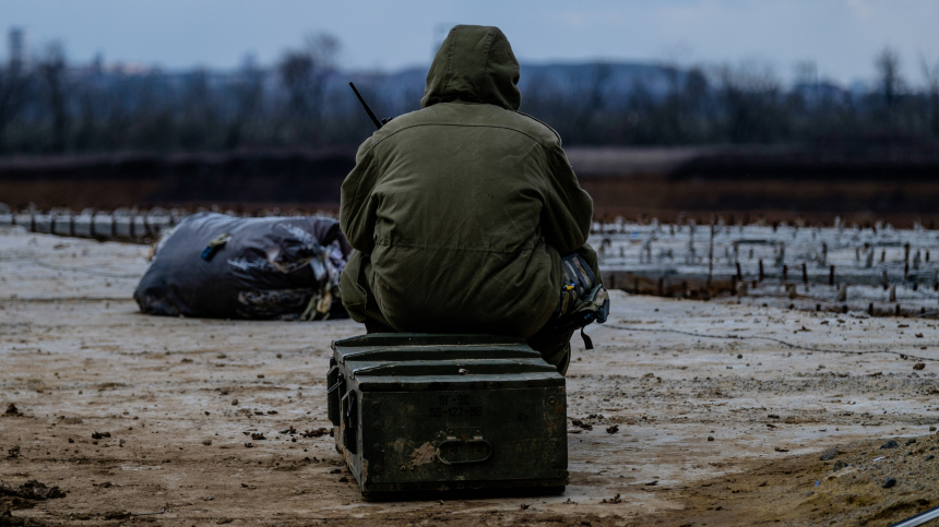 Командиры ВСУ приковали своих боевиков цепями и бросили умирать под Харьковом