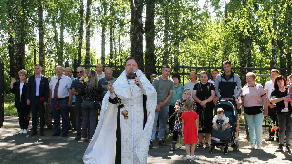 В Карачеве увековечили память героя СВО Станислава Петрунина