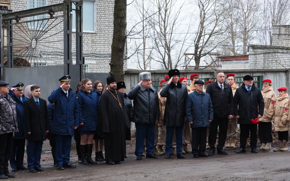 В Дятькове открыли мемориальную доску в честь ветеранов-прокуроров