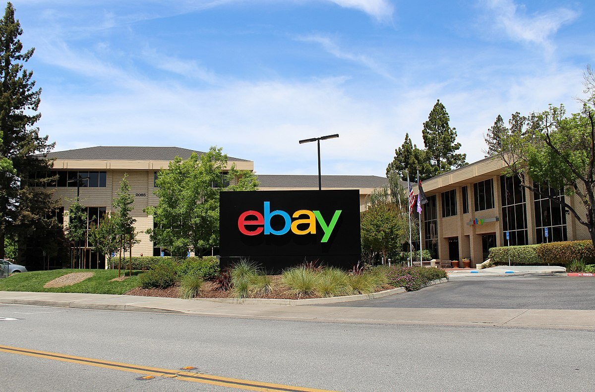 Продавец на eBay остался еще и должен после продажи товара из-за комиссии сервиса