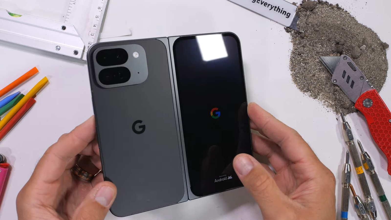 Складной Google Pixel 9 Fold провалил тест на прочность корпуса