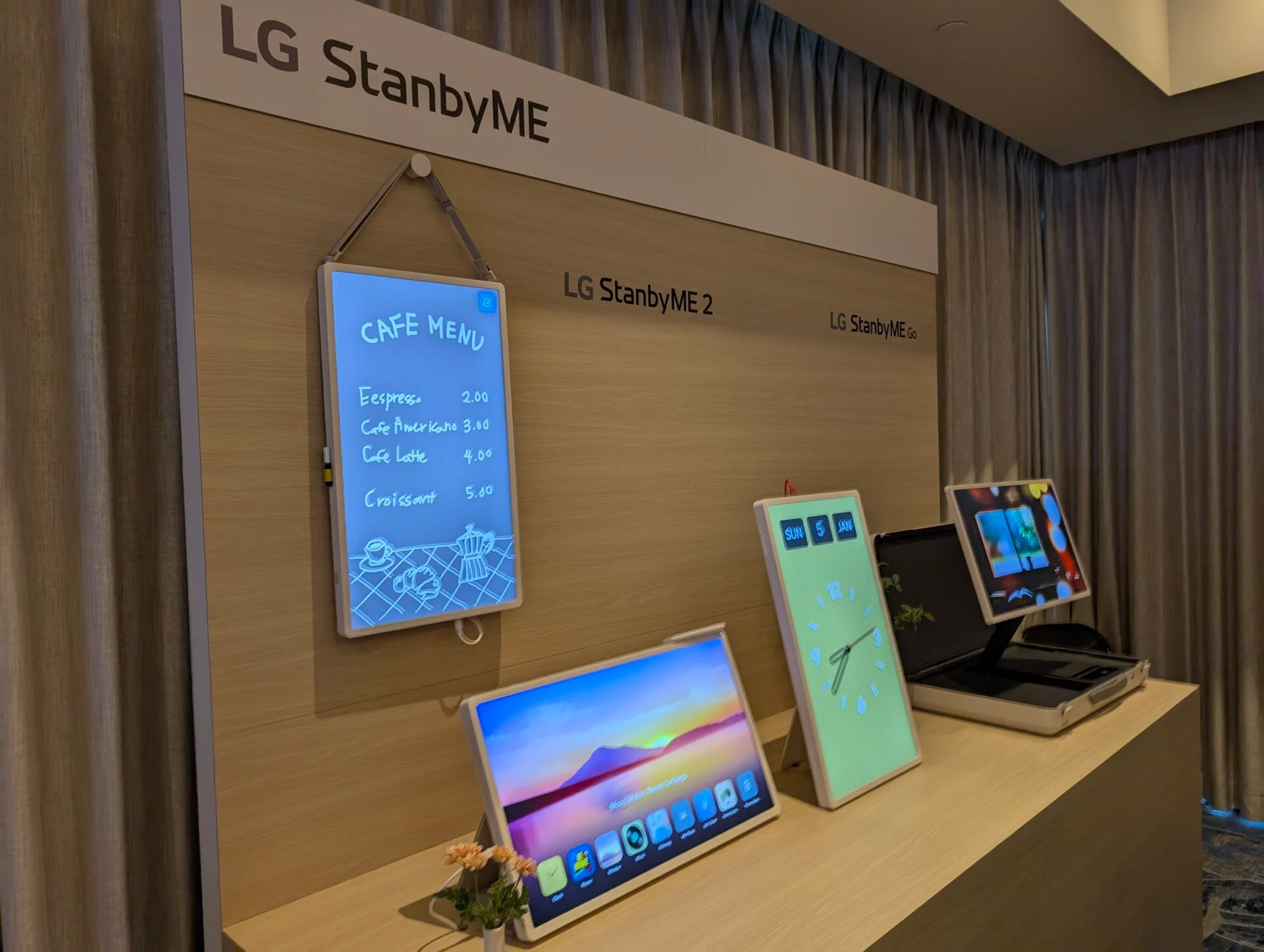 LG показала портативный телевизор StanbyME 2