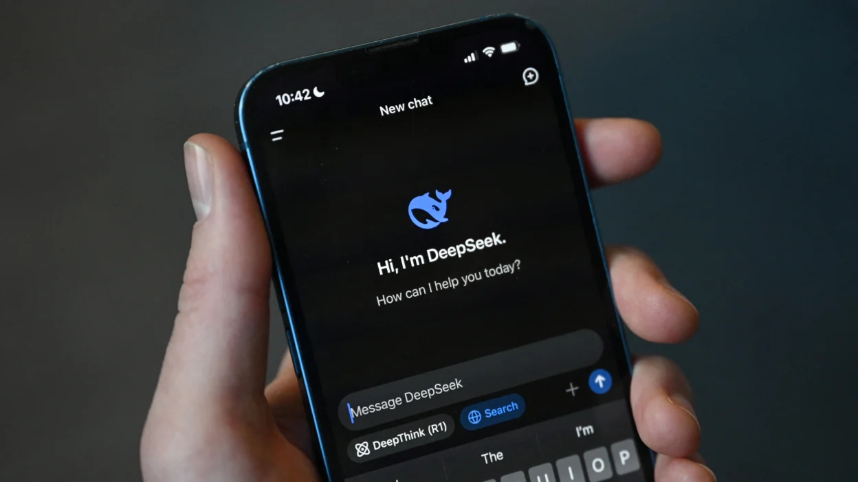 Эксперты: удалите DeepSeek с вашего iPhone и Android — приложение чат-бота небезопасно