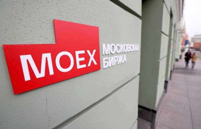 Рынок акций РФ открылся в утреннюю сессию ростом индекса IMOEX2 на 1,7%