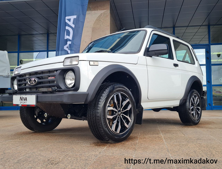 Lada Niva Sport оказалась очень трудомкой в техпроцессе, в моторном отсеке кузова вс переваривают вручную. Инсайдеры рассказали подробности о внедорож