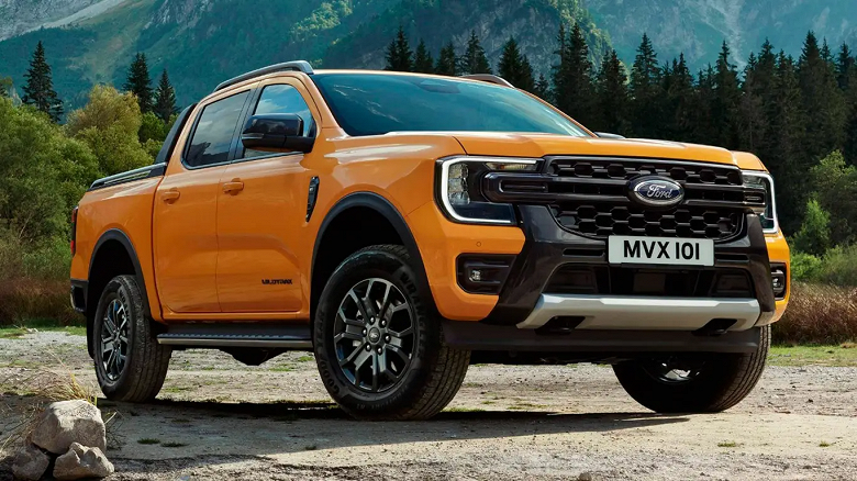 Ford Ranger помещают в условия шторма прямо на заводе