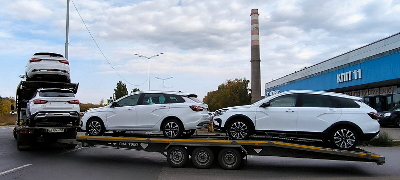 Lada Vesta с ESC во всех комплектациях отгружают с АвтоВАЗа в сумасшедшем темпе: свежие фото с завода