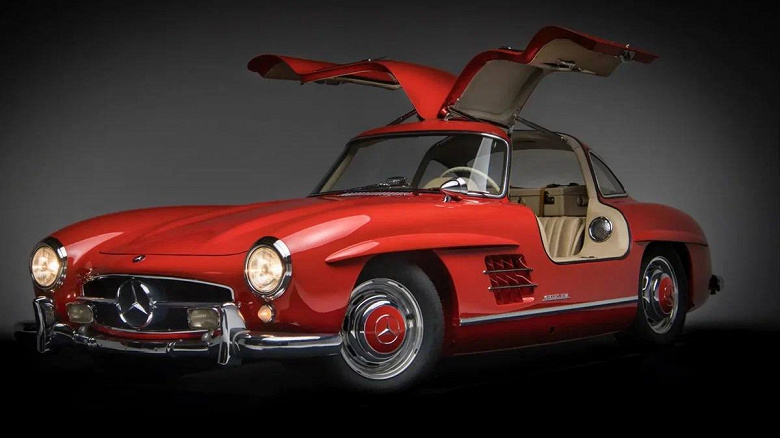 Последний в истории Mercedes-Benz 300 SL продали дешевле, чем ожидали