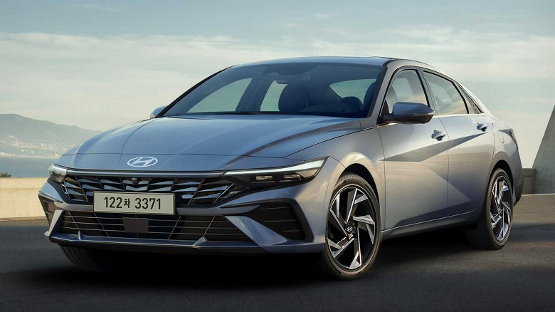 Hyundai Elantra/Avante 2025 впервые начали продавать в России — недорого