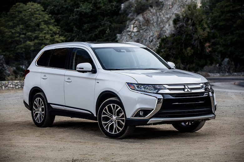 Российские дилеры предлагают новые Mitsubishi Outlander