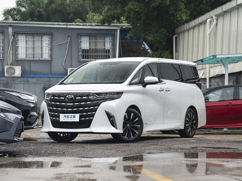 Легендарная надежность Toyota уже не такая легендарная Toyota Alphard отзывают в Китае  у него отваливаются детали в моторном отсеке