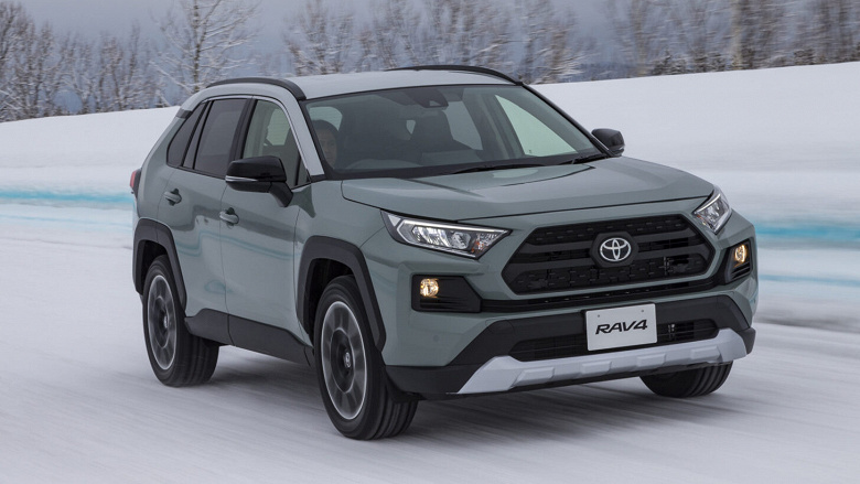 «Параллельный» Toyota RAV4 оказался дешевле официальных «китайцев». Цены на новые Toyota RAV4 в России стартуют от 3 млн рублей