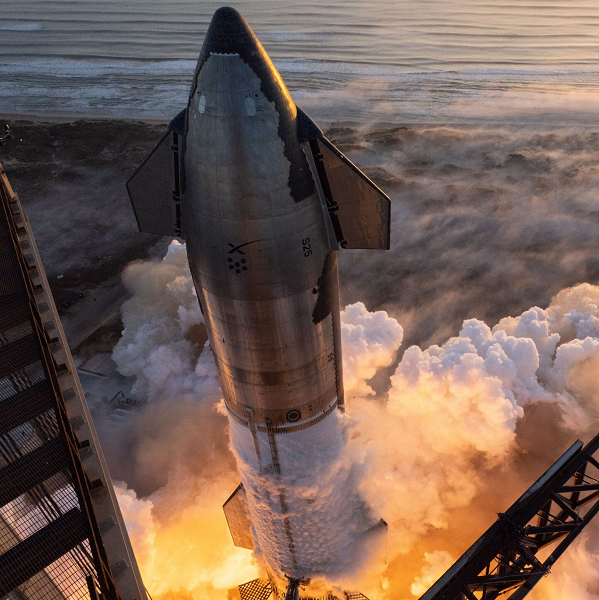 На Марс отправятся тысячи кораблей Starship, и это будет великолепное зрелище. Илон Маск обещает отправить пять Starship на Красную планету в течение 