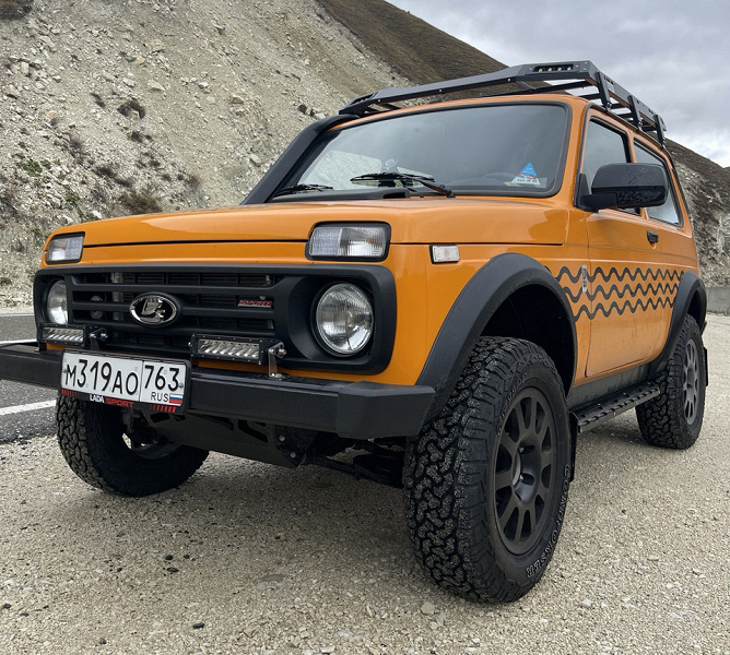 Новую Lada Niva Sport показали изнутри