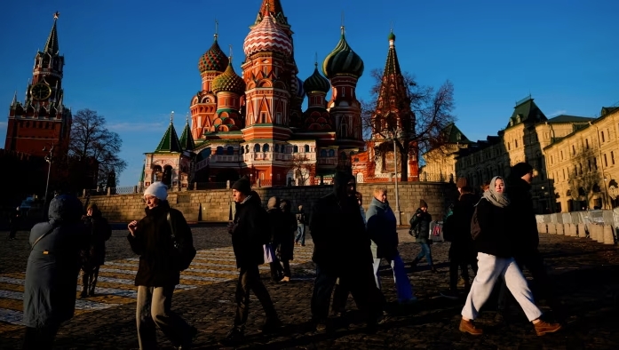 Правительству нужен более слабый рубль, терпите  FT