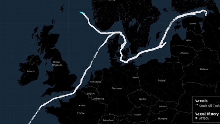 Попавший под санкции танкер везет российскую нефть ...