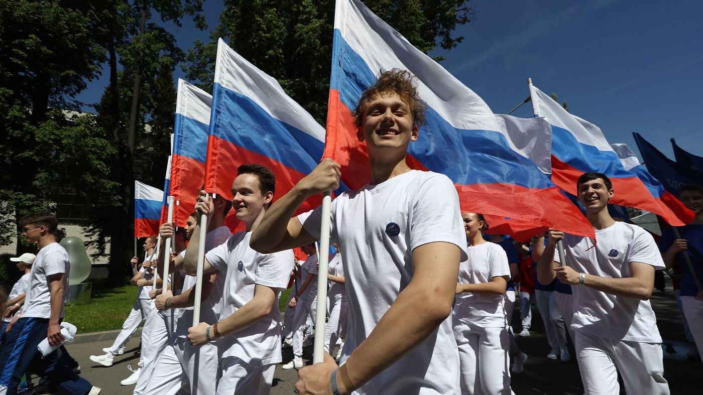 Более двух тысяч спортсменов приняли участие в шествии на выставке Россия