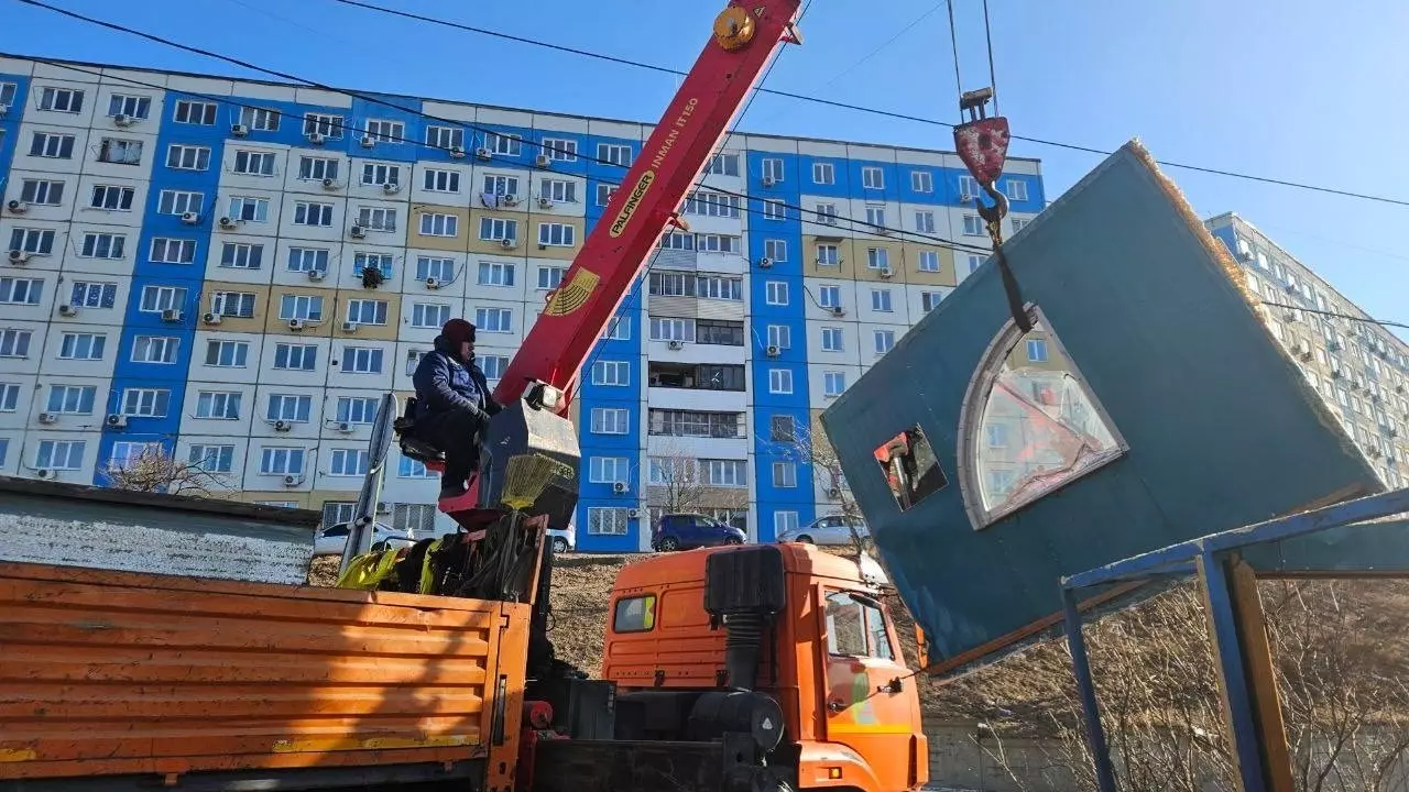 Снос незаконных строений и рекламы ведётся во Владивостоке на регулярной основе