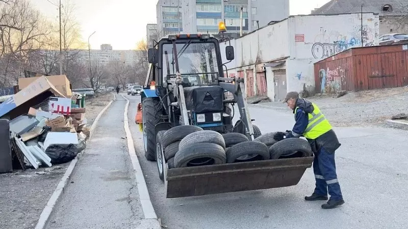 300 тонн мусора вывезли коммунальщики с улиц Владивостока