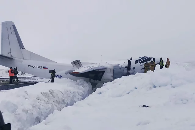 Жесткая посадка самолета Ан-26 на Ямале: есть пострадавшие