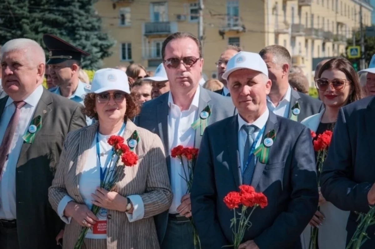 Руководители Брянска поздравили горожан с Днем подпольщиков и партизан