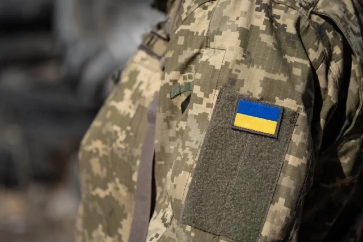 Чуть не лишилась ноги. На Украине женщины захватывают военкоматы