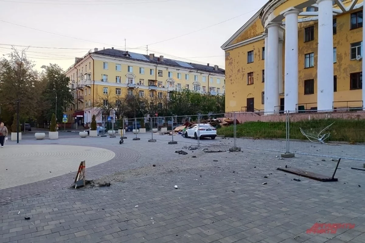 Сломан позвоночник. Пьяный водитель снёс пожилую пару на лавочке в сквере