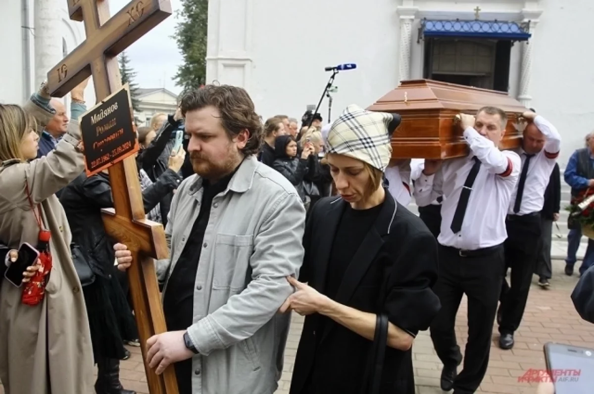 На похороны поехали не все. В Подмосковье простились с Романом Мадяновым