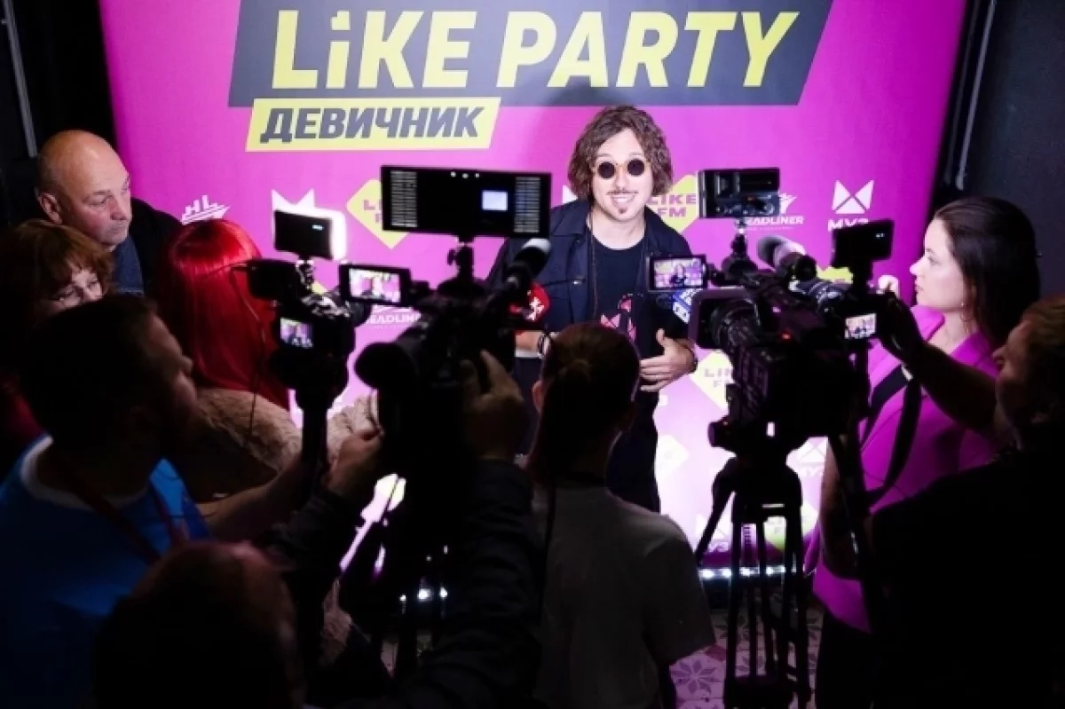 Безумная фуксия. Как прошло шумное девичье party в Москве?