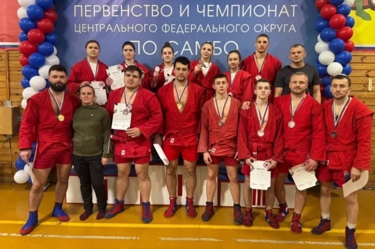 Брянские самбисты завоевали 23 медали чемпионата и первенства ЦФО