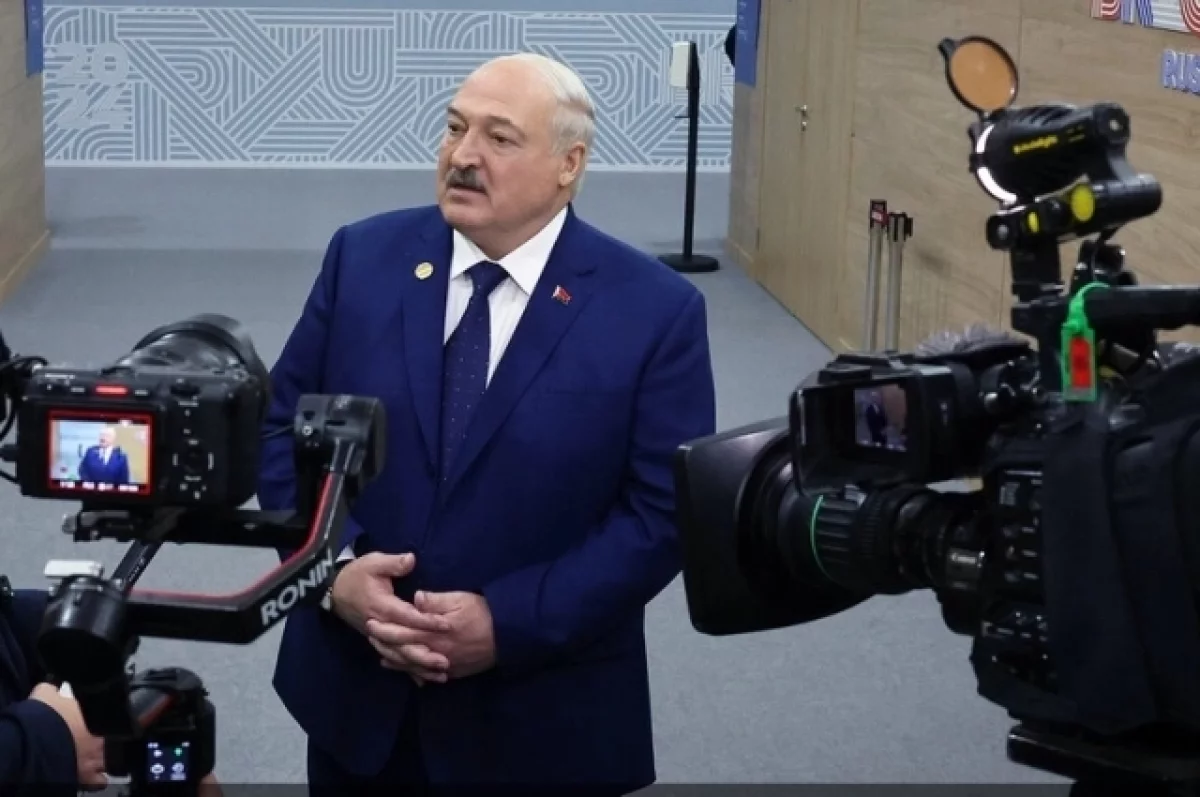 Лукашенко заявил, что не предлагал Украине ударить по Мозырскому НПЗ