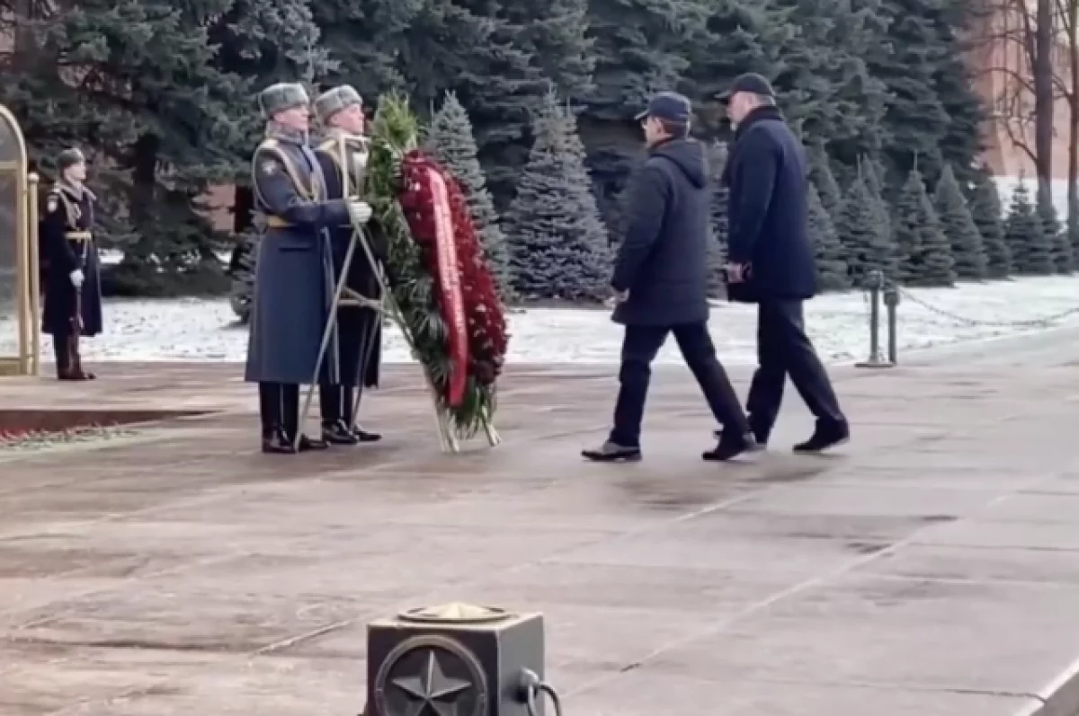 Исполнили воинский долг. В ЕР возложили цветы к памятникам павших бойцов