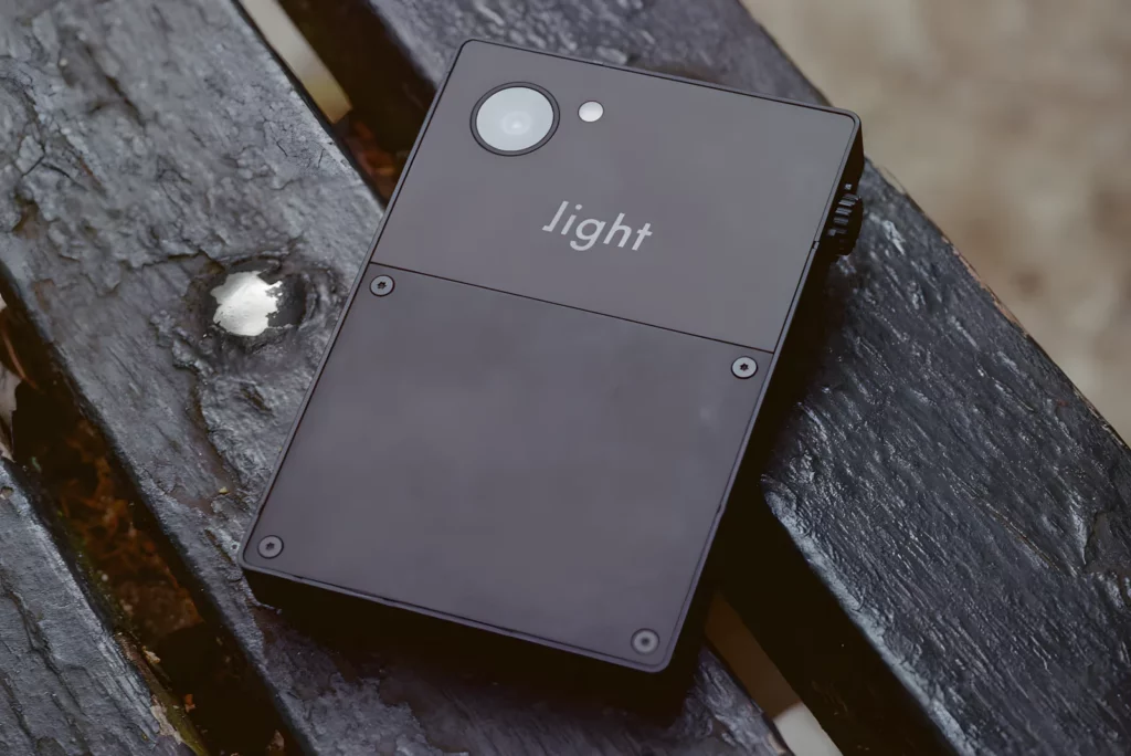 Light Phone представил «антисмартфон» третьего поколения