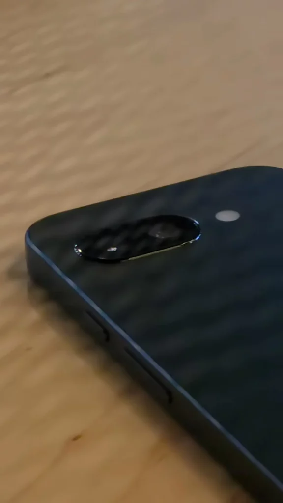 Google Pixel 9a засветился в видео о Samsung Galaxy S25 Edge