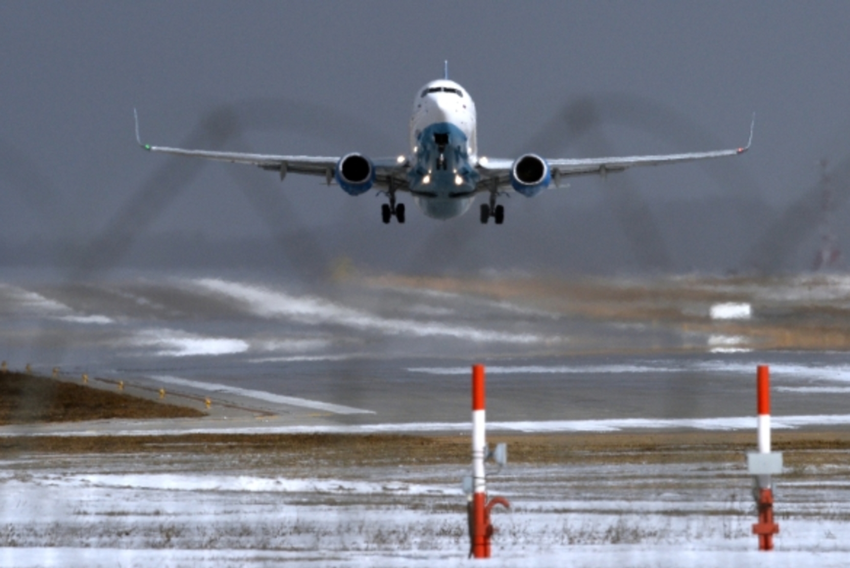 Рюкзак пассажира загорелся на борту самолета FlyArystan