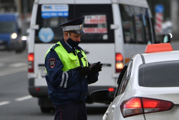 В Подмосковье у нелегальных таксистов изъяли около 400 автомобилей