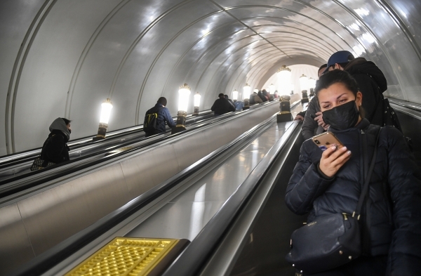 Мужчине, ударившему пассажира в метро Москвы, предъявили обвинение