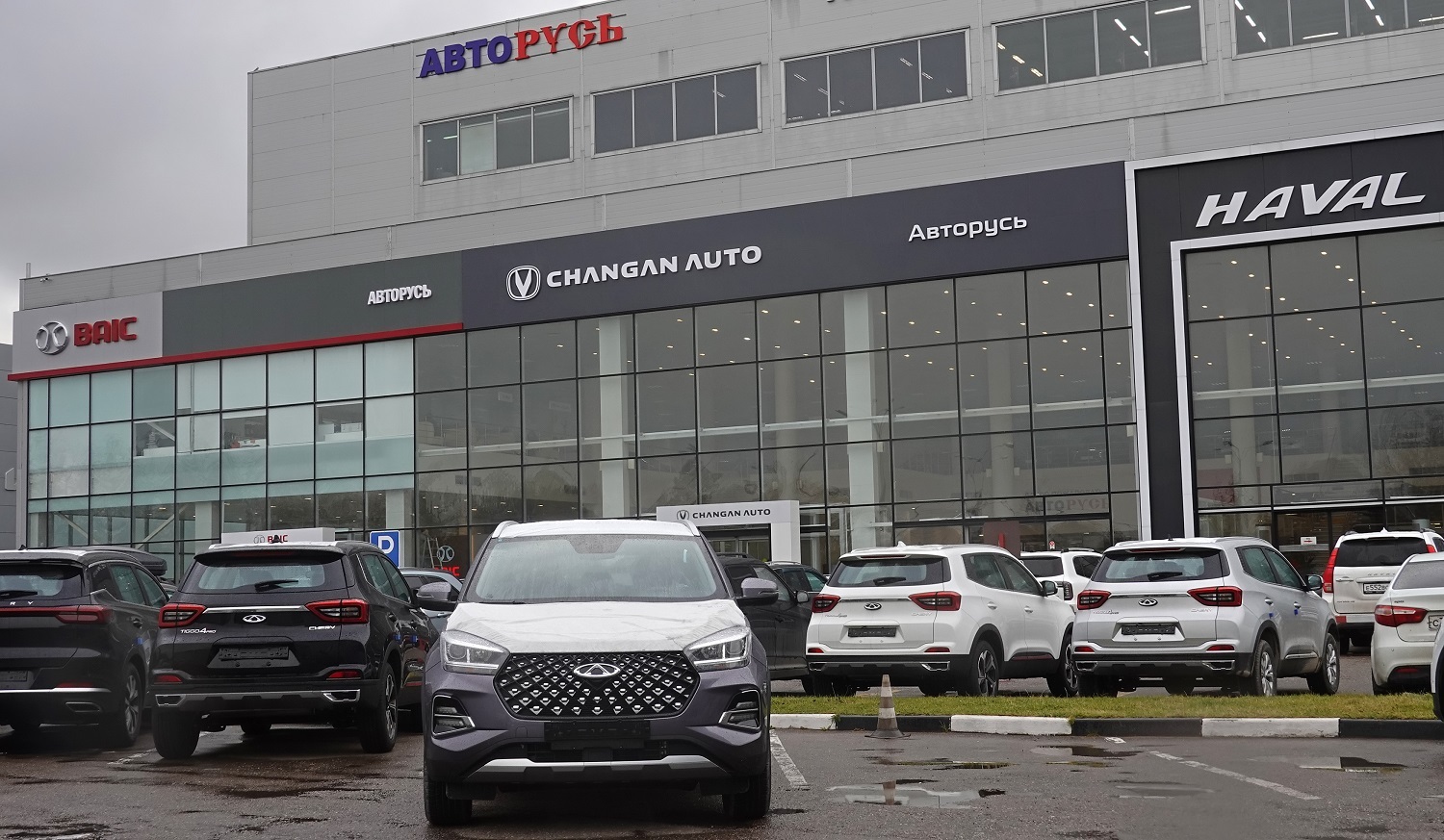 Автостат: Продажи легковых автомобилей в России выросли на 76%