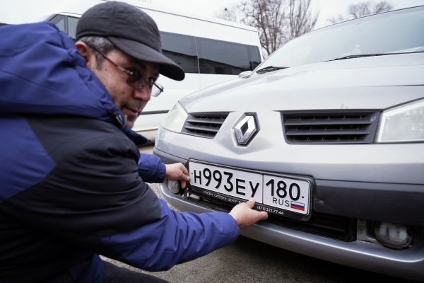 «Нужна неотвратимость»: Искоренить поездки без госномеров поможет контроль