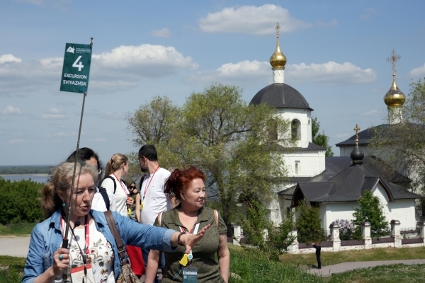 Бумажный аттестат для гидов и экскурсоводов заменят на нагрудный бейдж с QR-кодом