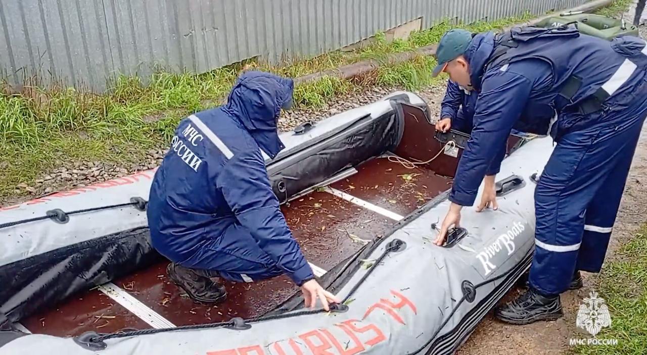 Спасатели эвакуировали 80 человек из подтопленного СНТ в Челябинской области