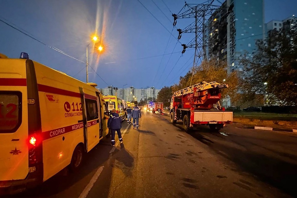 Пожар в ЖК и 10 взрывов: ВСУ атаковали Воронеж