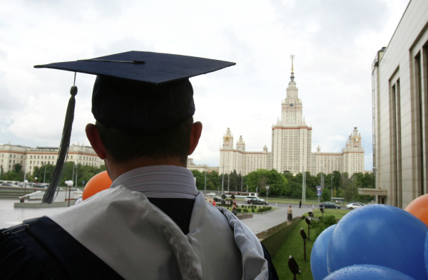 «Проще проверить!»: Возможность иметь диплом в электронном виде оценили позитивно