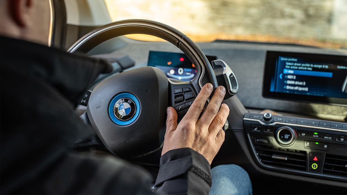 «Почему самые неадекватные водители выбирают BMW? 98% водителей этой марки — неадекватный неадекват» — Дайнеко