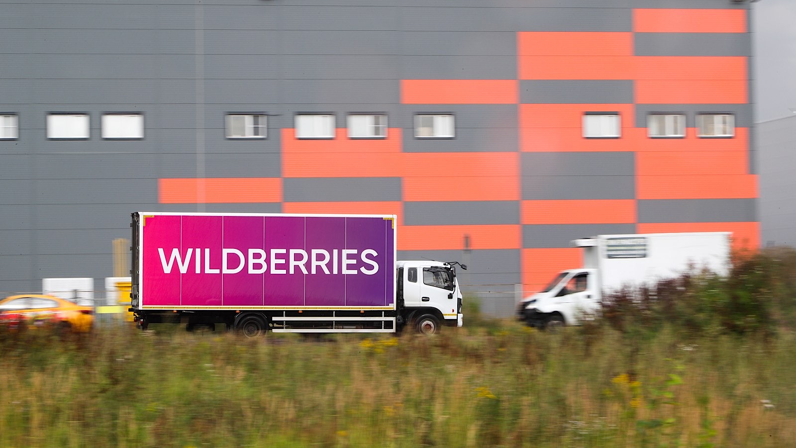 Деньги за воздух: Wildberries в разы увеличил плату за прием товаров на свои склады