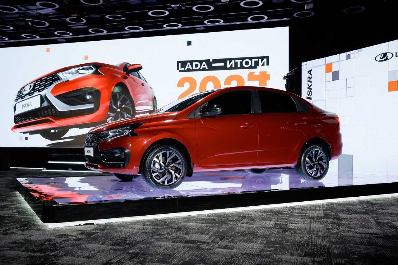 АВТОВАЗ увеличил продажи Lada в России в 2024 году на 30,2%