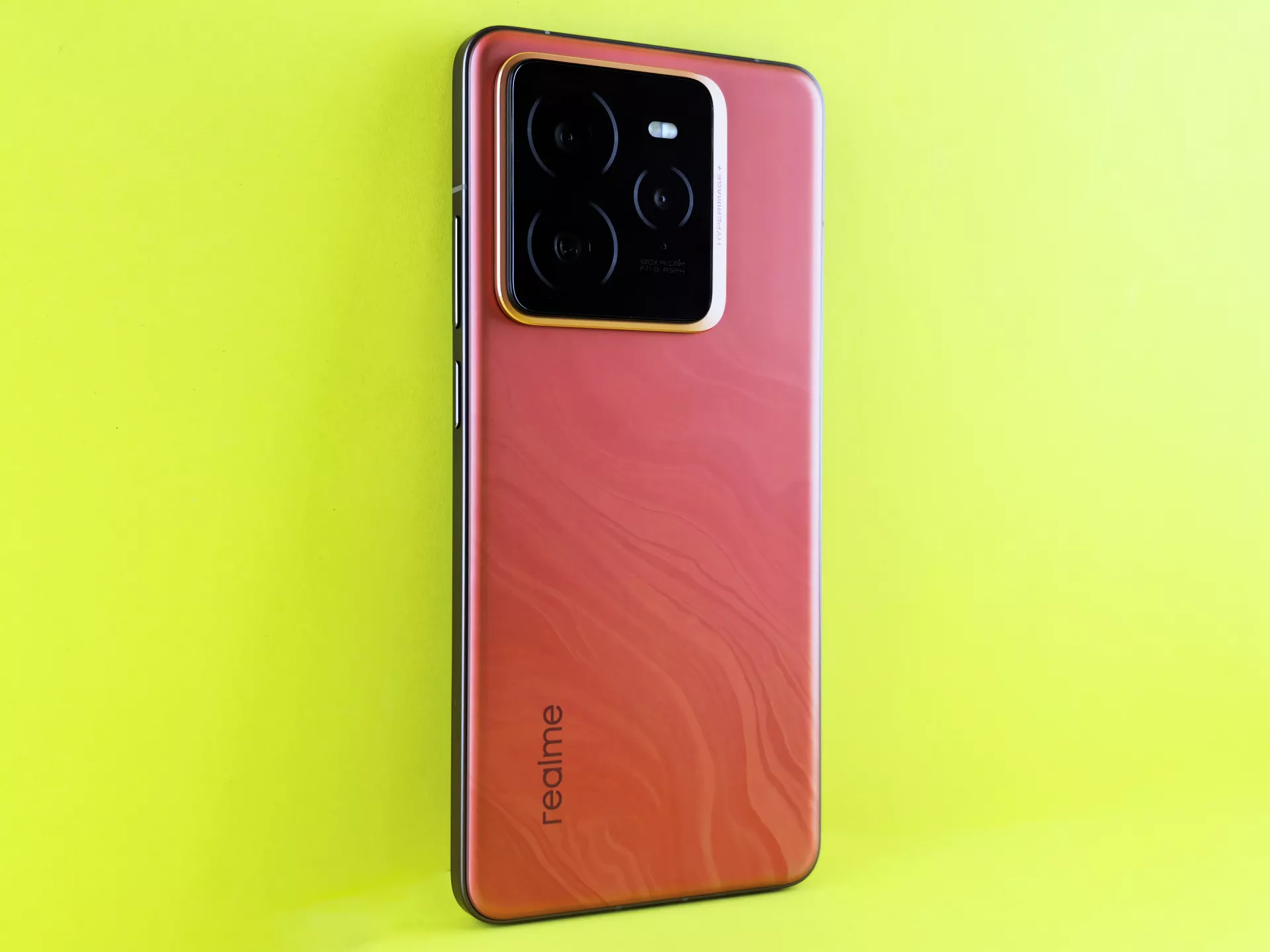 realme GT7 Pro официально появился в России