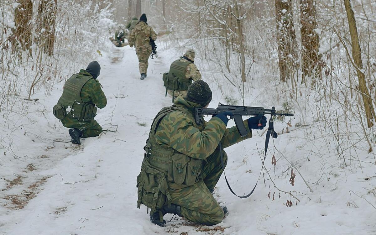 Профессиональные инструкторы готовят добровольцев «БАРС-Брянск»