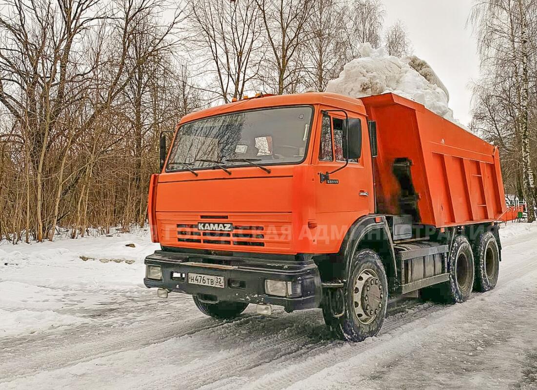 Более 900 тонн снега вывезли из Брянска в выходные