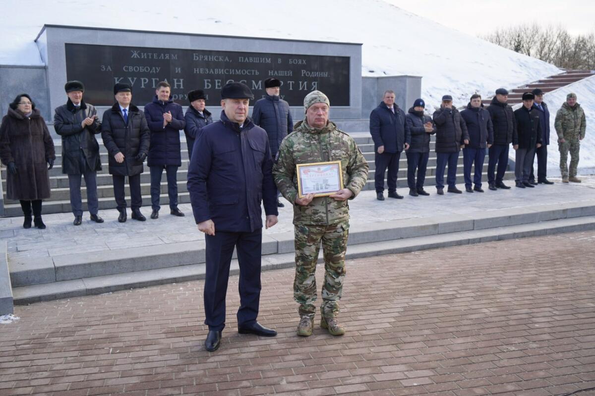 Губернатор вручил технику отряду «БАРС-Брянск»